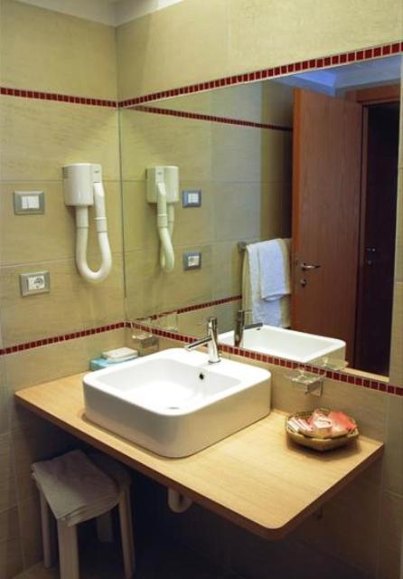 Hotel Capitol San Mauro Mare Habitación foto